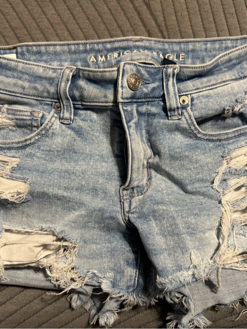 American Eagle Outfitters Light Blue Distressed Women's Denim Shorts